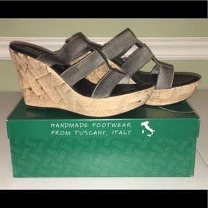 Italian Shoemakers Mystic Pewter size 9 wedge sandals